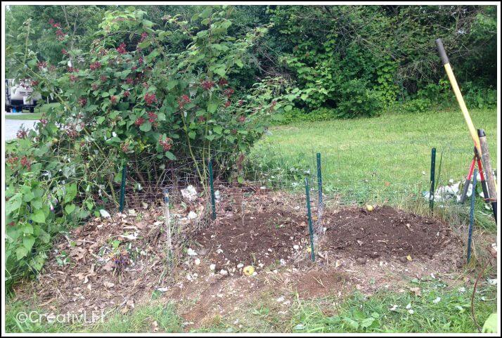 easy composting system with three bins