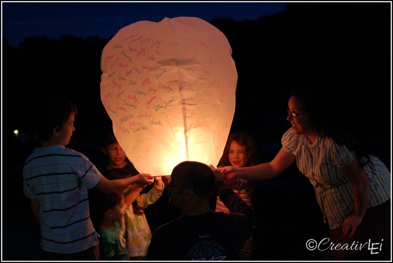 Floating lanterns can be a beautiful memorial, if released carefully and safely. | CreativLEI.com