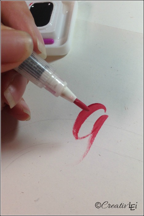 Watercolor brush letters are a beautiful way to personalize envelopes. CreativLEI.com